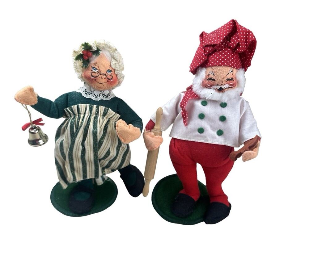 1999 Annalee Mr & Mrs Santa Claus Christmas Chef Baker Dolls USA